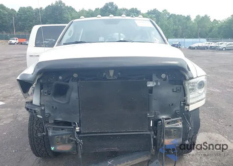 2018 Ram 2500 Laramie 4X4 6'4 Box z USA, uszkodzony, nr VIN 3C6UR5FL4JG177631